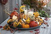 Candle tray with pumpkin decoration