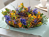 Wreath of Salix erythroflexuosasa, Hyacinthus