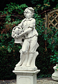 Putto: Young with fruit basket