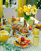 Easter breakfast, narcissus, deco with muscari, hyacinths