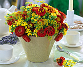 Helichrysum (Strohbume), Dill, Limonium (Strandflieder)