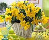 Bouquet of tulips 'Monte Carlo' yellow, double