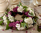 Plate wreath of lilac flowers