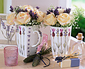 Rosenblüten, Lavandula / Lavendel, Gypsophila / Schleierkraut,