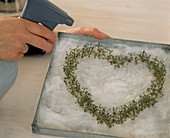 Cress heart on tin (3/4)