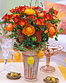 Ranunculus (Ranunculus), Freesia 'Orangina' (Freesia)