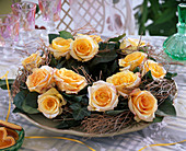 Pink (yellow roses), Hedera (ivy)