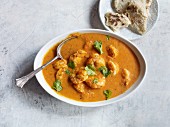 Prawn curry with coconut milk and tamarind (India)