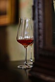 Weinglas mit Roséwein