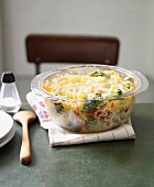 Pasta bake with broccoli and tomatoes (lactose-free)