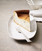 Lactose-free cheesecake with poppy seed and quark filling