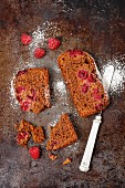 Gingerbread cake with raspberries