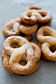 Sugar pretzels