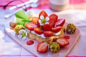 Sables mit Frischkäse und Erdbeeren