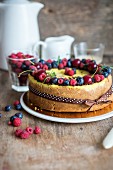 Vanilla cheesecake with berries