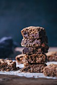Chocolate and figs oat bars