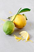 Zitronen, Zitronenschnitz und Zitronenzesten