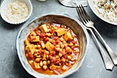 Vegan curry with chickpeas and tofu