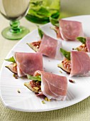 Roast figs and prosciutto canapes