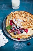 Crêpes with vanilla quark and berries