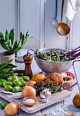 Frisches Gemüse als Zutaten für gesunde Suppen
