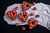 Heart-shaped cakes filled with raspberry jelly (vegan)