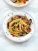 Linguine vongole with tomatoes