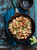 Singapore noodles with prawns, pork and vegetables (China)