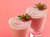 Strawberry yoghurt smoothies