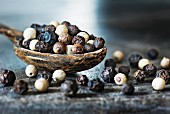 Black and white peppercorns (close-up)