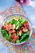 Spinach salad with bacon and garlic