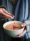 Veganes Pflaumen-Amarant-Porridge mit Gojibeeren