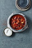 Chilli con carne with yoghurt topping