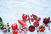Obst, Beeren und Gemüse in Rot
