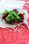 Purslane salad with beetroot and capers