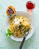 Spaghetti carbonara and crostini with tapenade