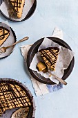 Schokoladen-Erdnussbutter-Torte (Aufsicht)