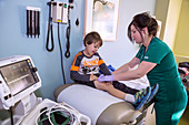 Check-up for child with type 1 diabetes