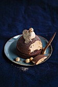 Chocolate dessert with gingerbread mousse