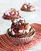Cupcakes with almonds and marshmallows