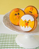 Cupcakes decorated with fondant chicks