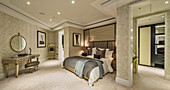 Luxurious master bedroom, Ten Trinity Square, London
