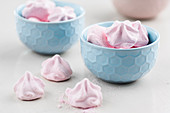 Pink meringue in light blue bowls