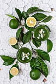 Green detox smoothies with limes