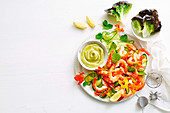 Garnelen-Zucchini-Platte mit grüner Sauce