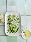 Quick asparagus salad with a lime dressing