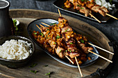 Quick satay skewers with peanut sauce