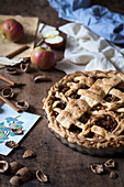 Apple pie with walnuts and caramel sauce