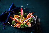 Kale salad with radicchio and scallops