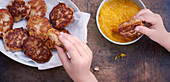 Semolina and almond cakes with apricot sauce